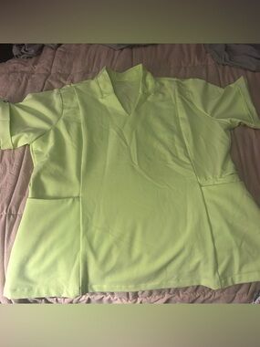 Figs women’s scrub top. Size large